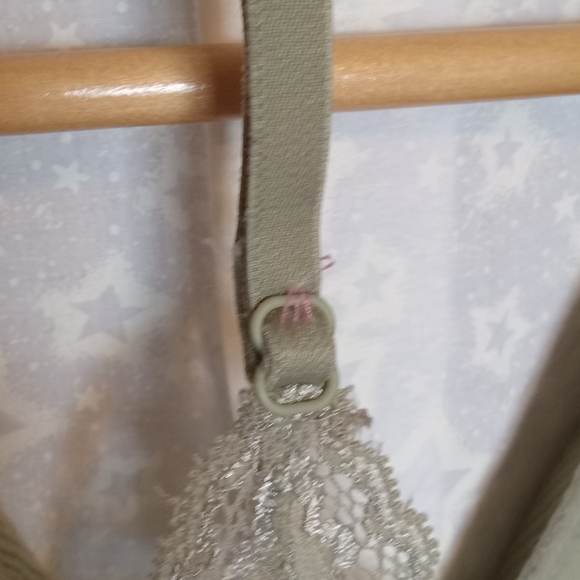 Rose + Vine bralette in sage green - Picture 5 of 5